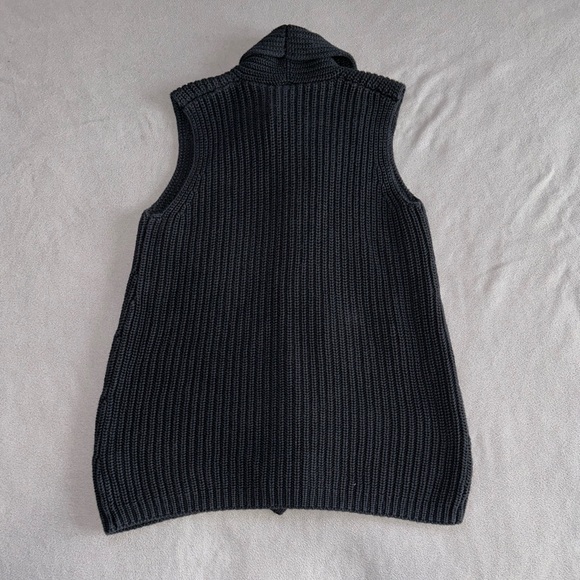 Black Cardigan Vest Knit - GAP - Women’s Small - Picture 3 of 4